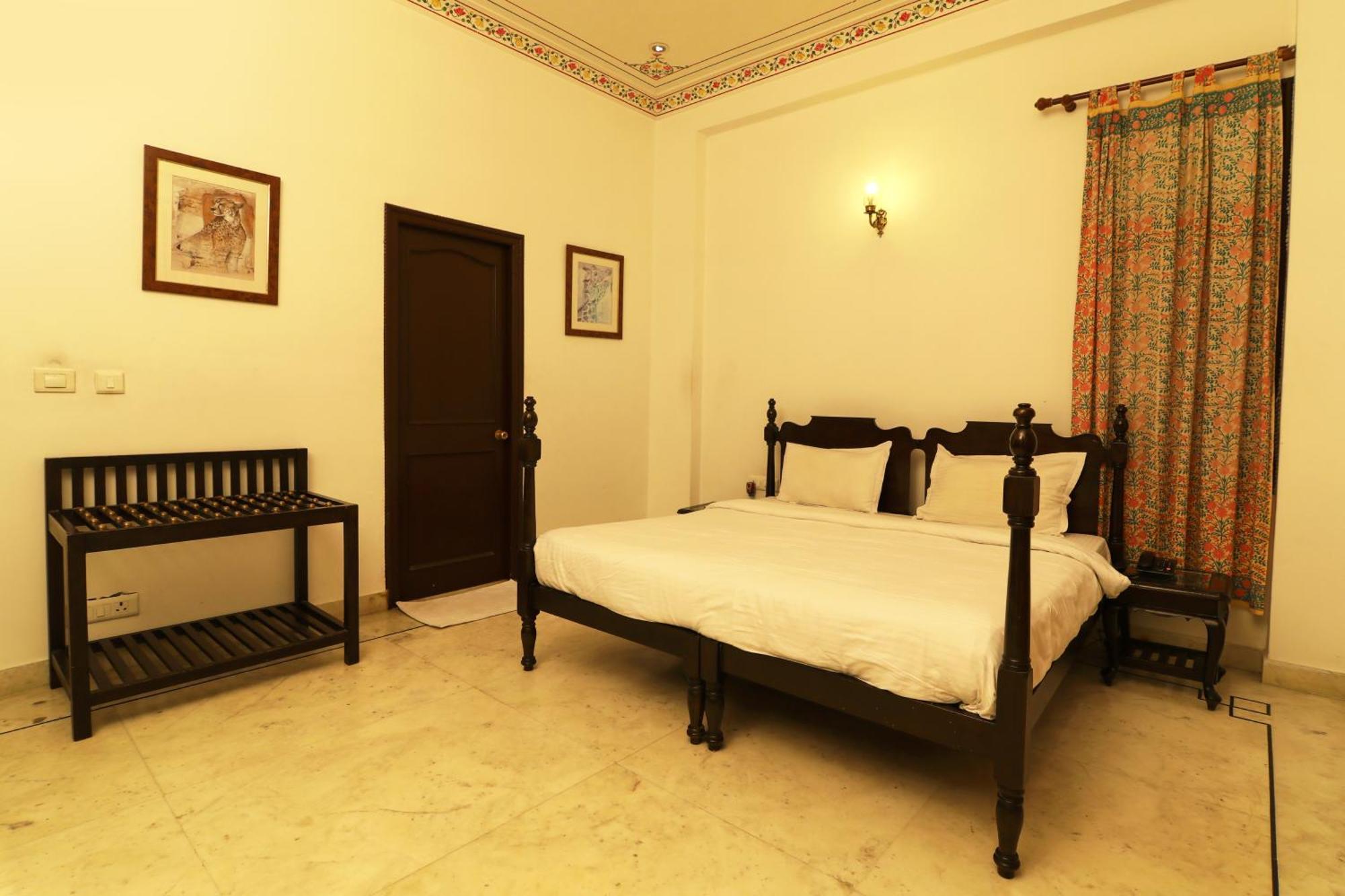 Hotel Boheda Palace
