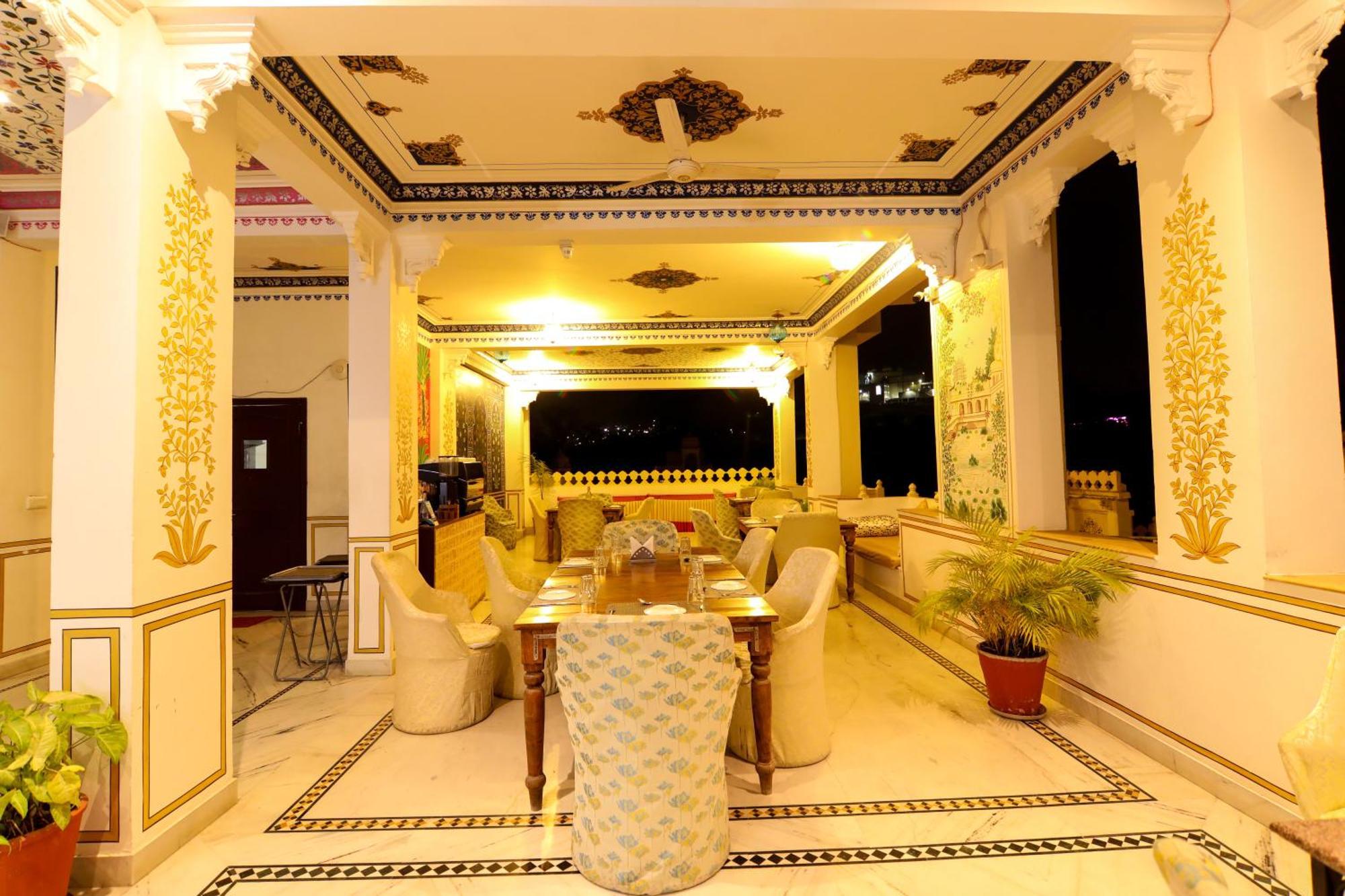 Hotel Boheda Palace